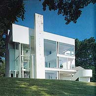 The Smith House by architect Richard Meier in Darien CT - exterior